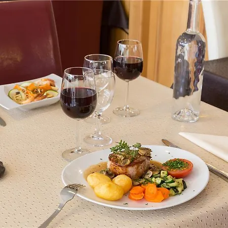 Hotel The Originals City, Du Faucigny, Cluses Ouest Scionzier